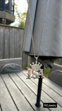 Load image into Gallery viewer, Men’s Double Plate Crown Name Necklace – FAZ Jewelry