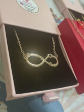 Load and play video in Gallery viewer, 18K Gold Custom Infinity Name Necklace