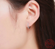 Charger l'image dans la galerie, 18K Gold Vermeil 7 Stone FAZ Diamond Huggie Hoop Earrings