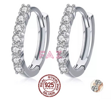 Charger l'image dans la galerie, 18K Gold Vermeil 7 Stone FAZ Diamond Huggie Hoop Earrings