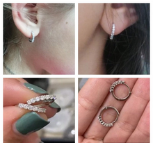 Charger l'image dans la galerie, 18K Gold Vermeil 7 Stone FAZ Diamond Huggie Hoop Earrings