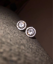 Load image into Gallery viewer, S925 Sterling Silver Round Halo CZ Diamond Stud Earrings Hypoallergenic