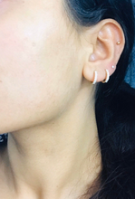 Charger l'image dans la galerie, 18K Gold Vermeil Faz Diamond mini Hoop Earrings