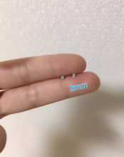 Cargar imagen en el visor de la galería, 4 Claw Bone End Nose Pin/Ear Studs