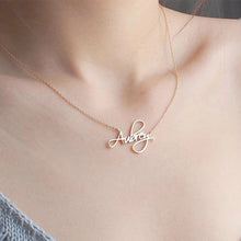 Cargar imagen en el visor de la galería, 18K Script Style Custom Name Necklace