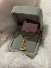 Load image into Gallery viewer, 18K Gold Thick Letter Necklace