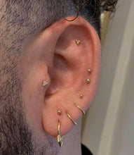 Load image into Gallery viewer, Tri-Ball Internally Threaded Labret Earrings