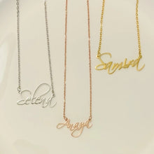 Charger l'image dans la galerie, 18K Custom Name Necklace Scriptina Font