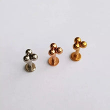 Load image into Gallery viewer, Tri-Ball Internally Threaded Labret Earrings