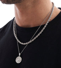 Load image into Gallery viewer, 18K Gold Compass Pendant