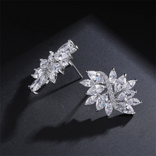 Cargar imagen en el visor de la galería, 18K White Gold Plated Floral Cuff CZ Diamond Bridal Collection Leaf Stud Earrings
