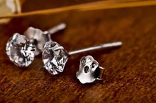 Cargar imagen en el visor de la galería, 18K Gold Vermeil FAZ Diamond Bridal Stud Earrings
